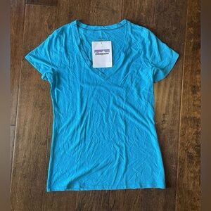 NWT Patagonia Shirt Women's Small Blue Short Sleeve V Neck